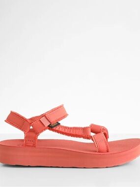 Teva's Coral Midform Universal sandals